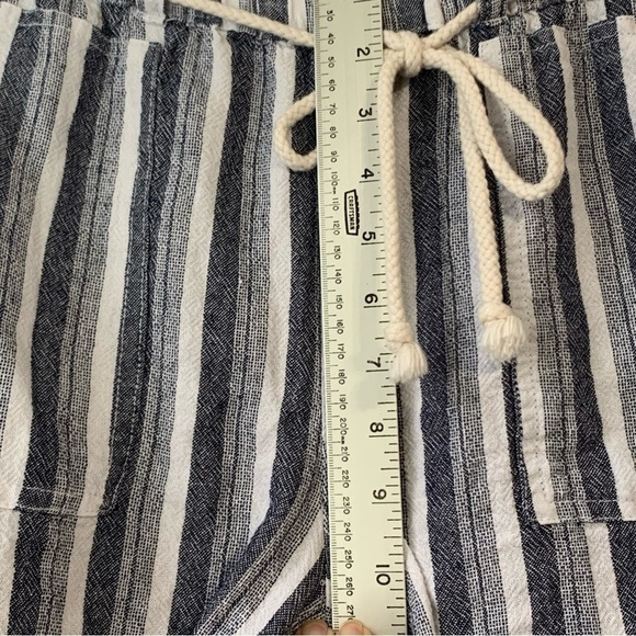 Alexander Jordan midnight blue and white stripe beach short with pockets. Size M - Picture 8 of 9